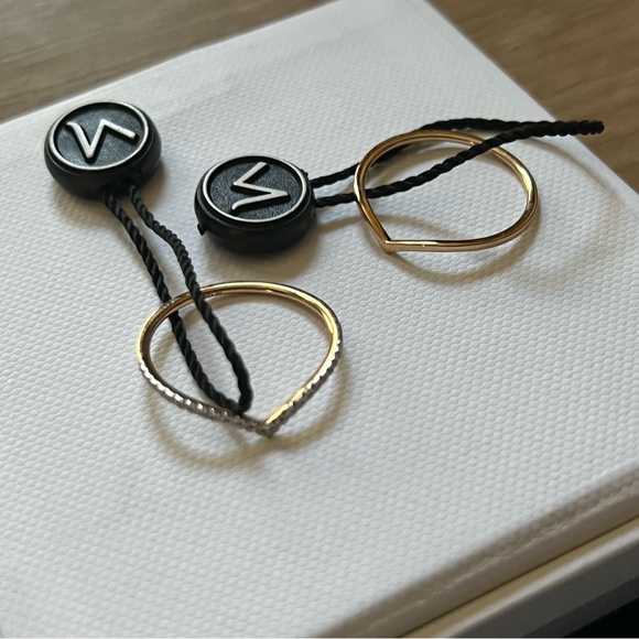 Mejuri Wishbone Stacker Set NEW! - Picture 7 of 11